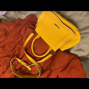 Steve Madden crossbody handbag !